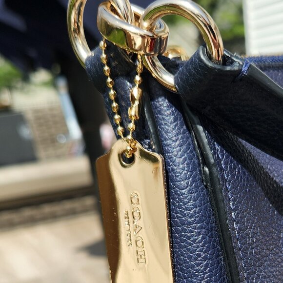Coach New York Turn-lock Hobo Bag Pebbled Navy - Picture 6 of 9